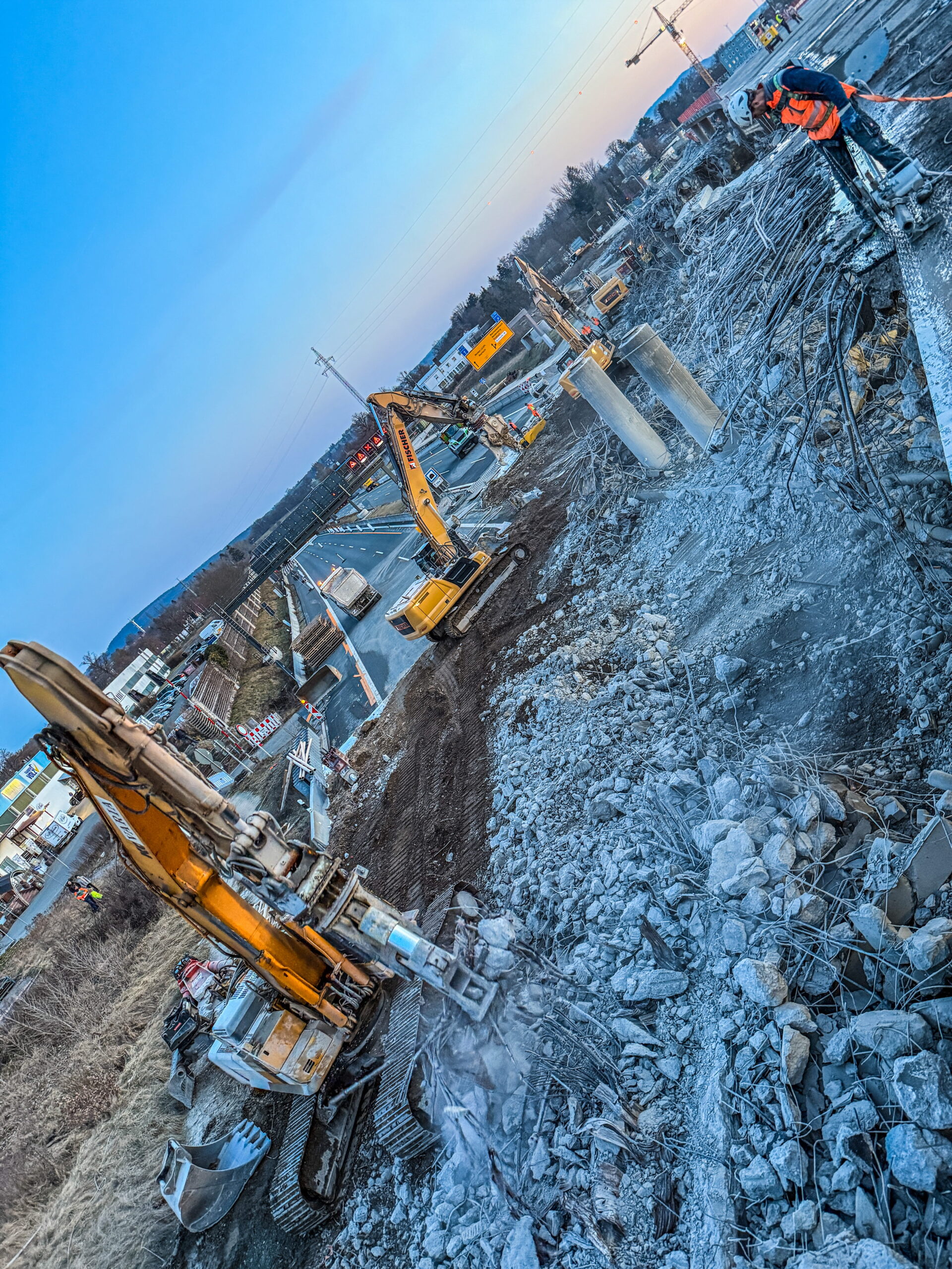 burgkhardt_erdbau_bagger_cat_brucke_abbruch_bayreuth
