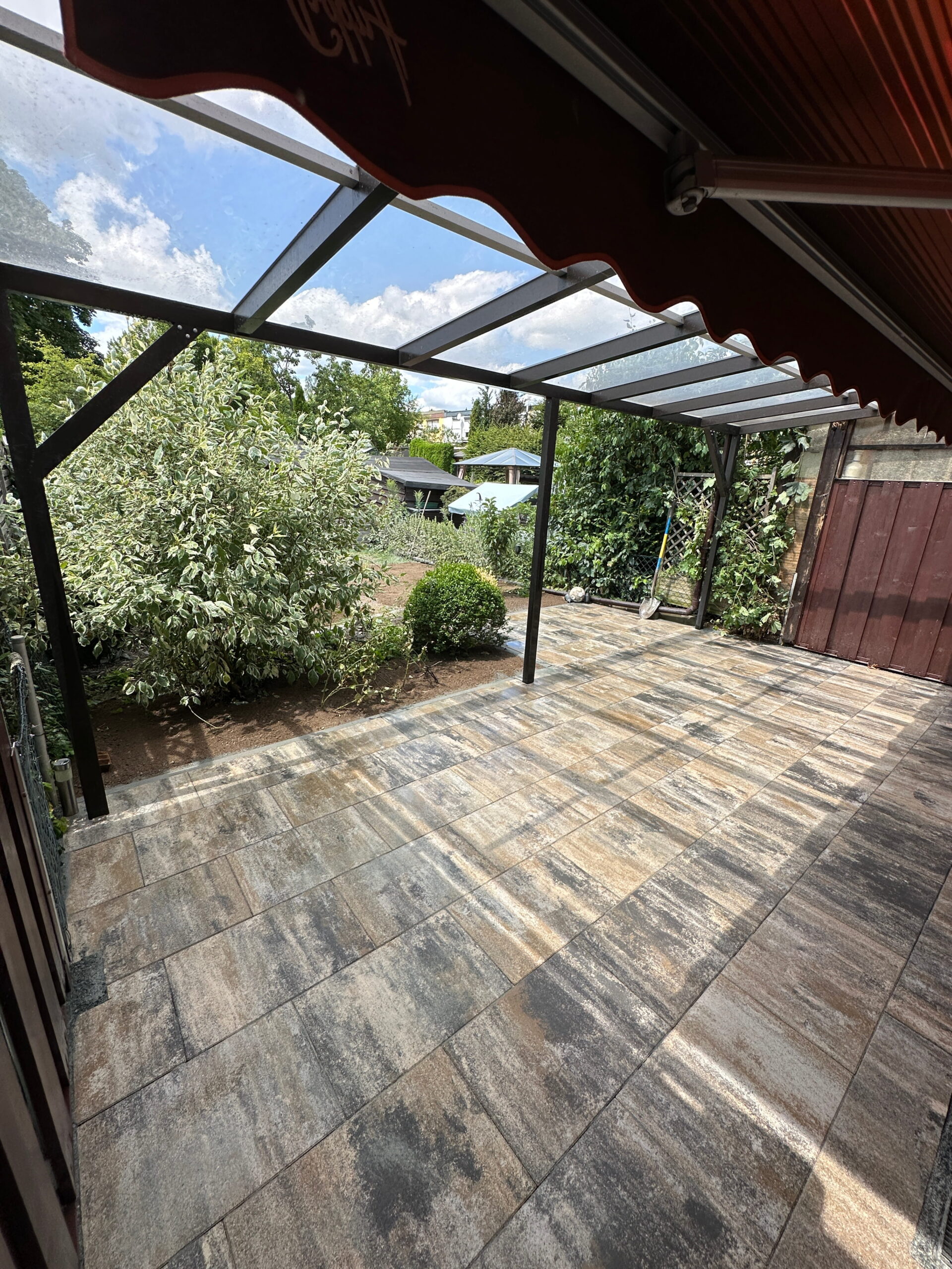 pflasterarbeiten_terrasse_burgkhardt_aussenanlage_mediterran